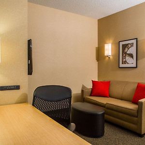 King Suite Non-Smoking